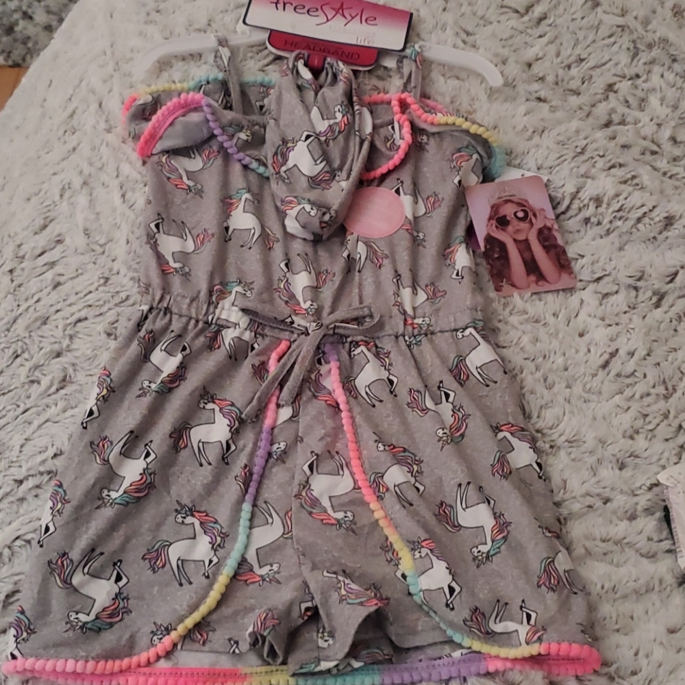 BNWT Little girls Romper